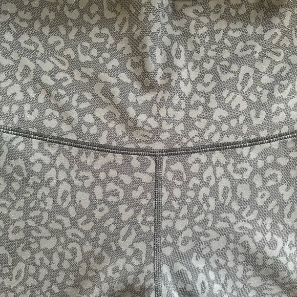 AE Offline Leopard High Waisted Leggings - Picture 10 of 12